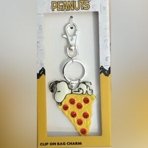 Snoopy Keychain with Pizza